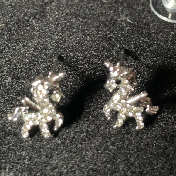 Cute Silver Unicorn Stud Earrings White Stones Black stone for eye - Picture 5 of 7